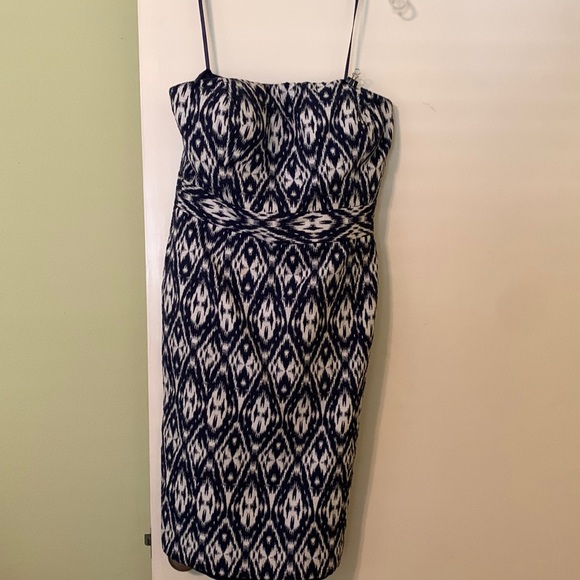 Banana Republic ikat navy and white strapless dress.  Size 8 - Picture 1 of 5